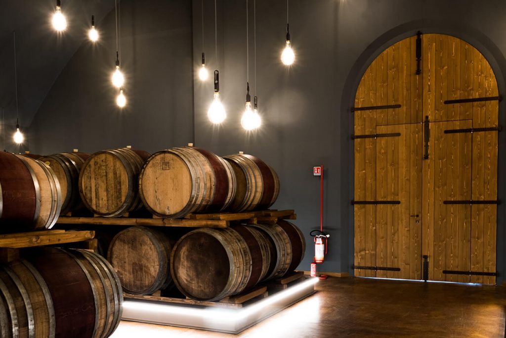 Accordini Igino azienda agricola con botti amarone della valpolicella